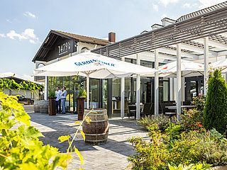 Weingut Nelles in Bad Neuenahr-Ahrweiler: Weinverkauf, Beratung, Weinstube, Vinothek und Online-Shop im Ahrtal.